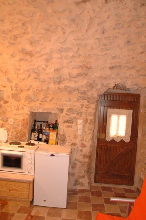 Stoneapartments, Γ Κωσταλοσ Και Σια Οε Avgonima エクステリア 写真