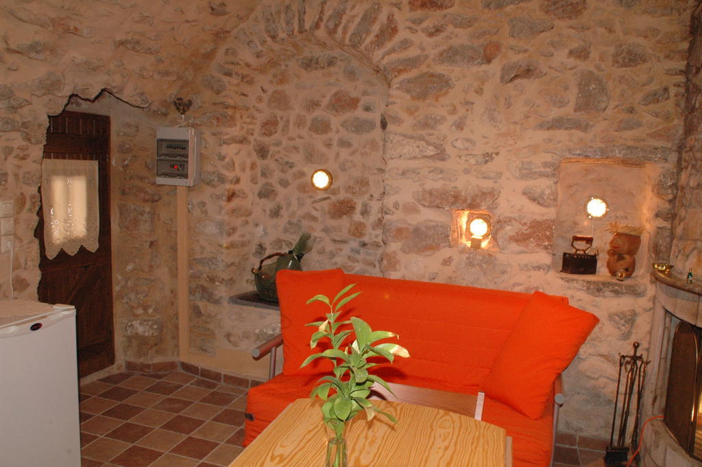 Stoneapartments, Γ Κωσταλοσ Και Σια Οε Avgonima エクステリア 写真